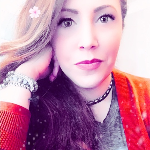 Meet your Posher, Tiffany - Picture 4 of 8